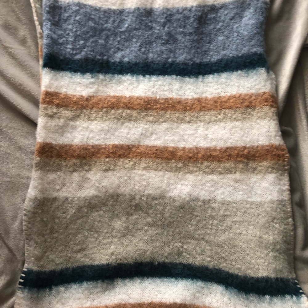 Scarf - Picture 5 of 5